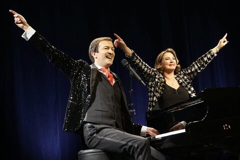 Pressefoto_Gabriela_Benesch_Schauspielerin,_Alex_Parker_S_nger_Pianist_(c)_beneschfurrer